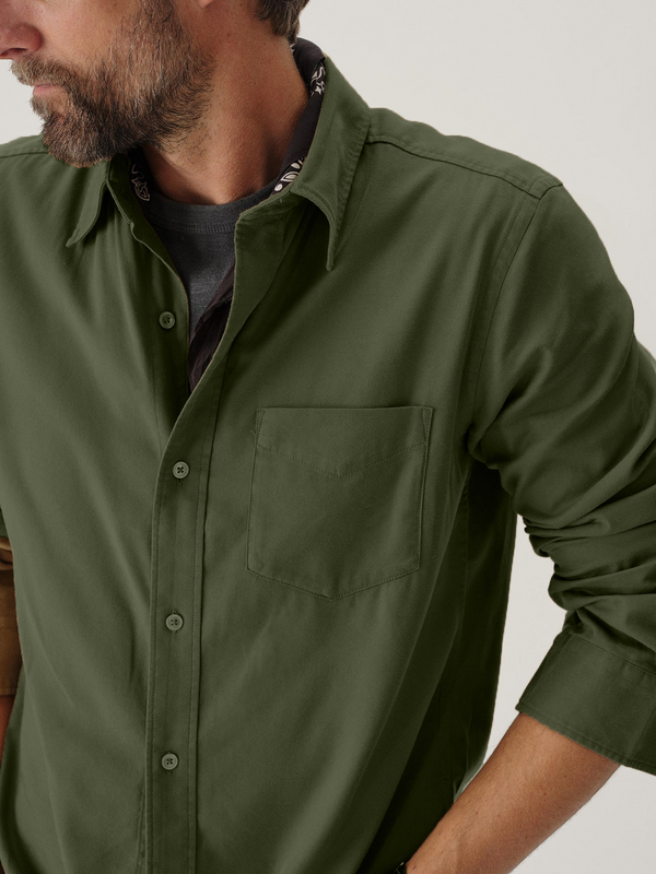 Men's everyday draped twill single pocket shirt